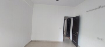 Room in 3 BHK Apartment at Aims Golf Avenue II, Sector 75 – for Rent