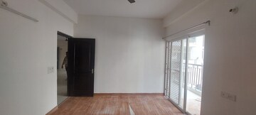 Room in 3 BHK Apartment at Aims Golf Avenue II, Sector 75 – for Rent