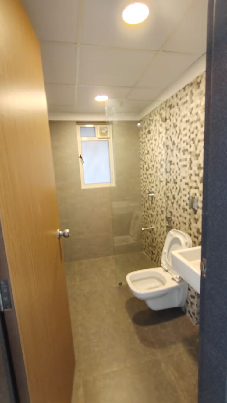 Bathroom, supreme-estia-phase-1 3 Bedroom 1407 Sq.Ft. Apartment In Baner Pune 8025248