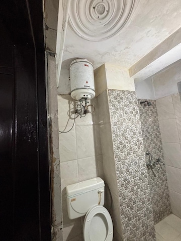 Bathroom in 1 RK Builder Floor at Eldeco Ananda, Sector 48 – for Rent
