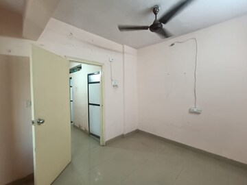 Room in 1 BHK Apartment at Seawoods – for Rent