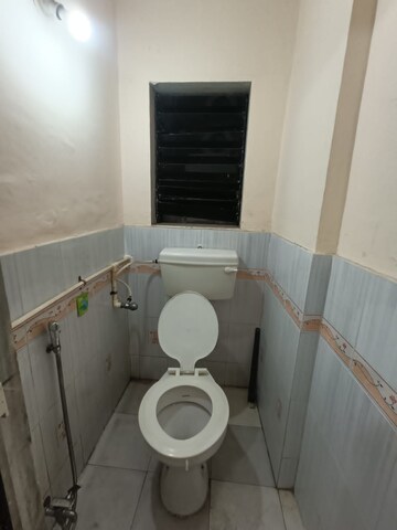 Bathroom in 1 BHK Apartment at Seawoods – for Rent