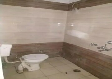 Master Bedroom in 2 BHK Apartment at Aliganj – for Rent
