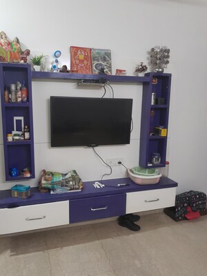 Furnished Amenities in 3 BHK Builder Floor at Rohini Sector 11 – for Sale