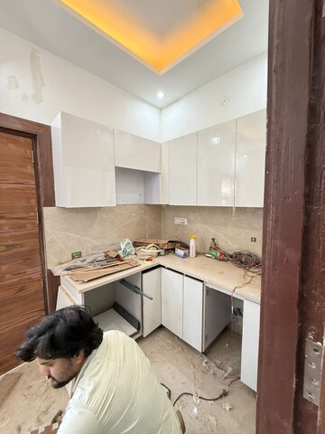 Master Bedroom in 2 BHK Apartment at Patparganj – for Rent