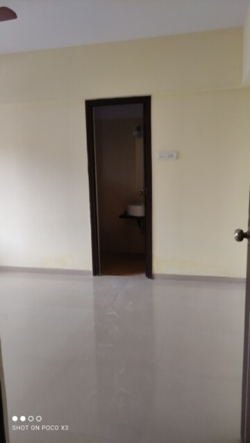Room in 1 BHK Apartment at Rutu Enclave, Kasarvadavali – for Rent