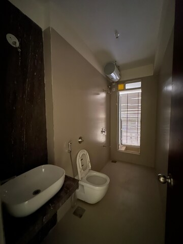 Bathroom in 1 BHK Apartment at Deepak Daffodils, Andheri East – for Rent