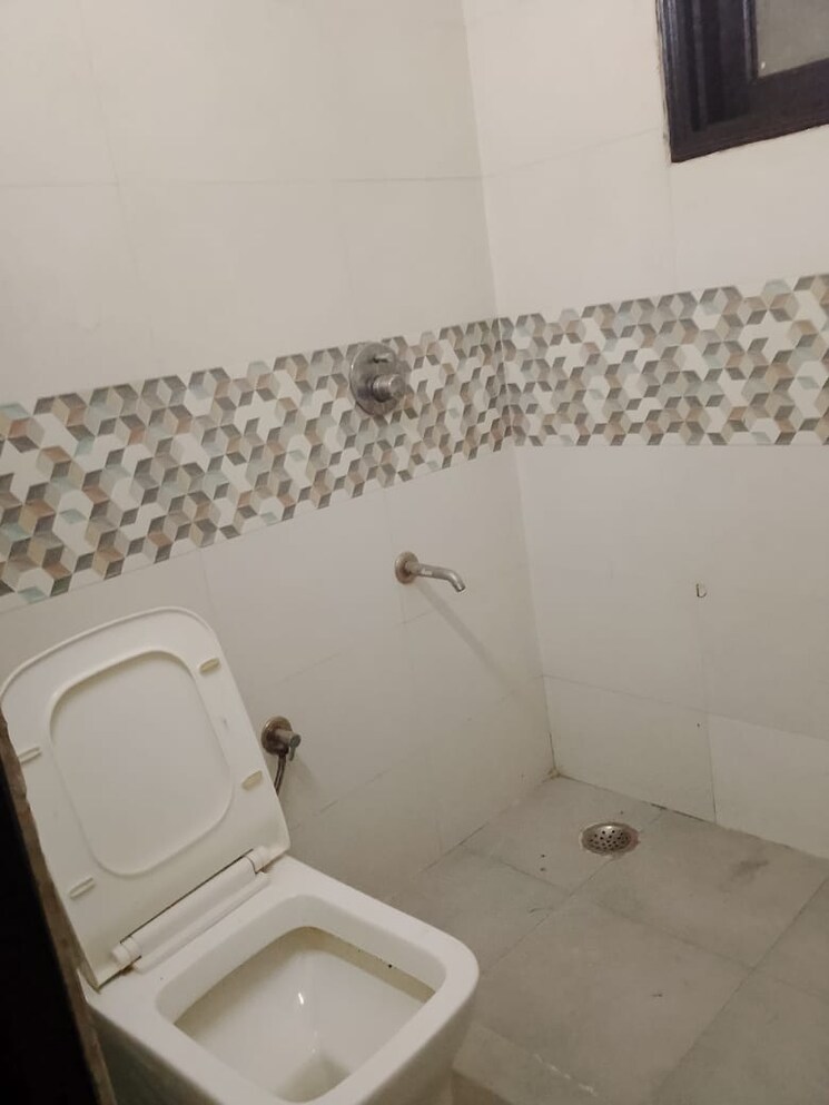 Bathroom, saket 2 Bedroom 800 Sq.Ft. Builder Floor In Saket Delhi 8025401