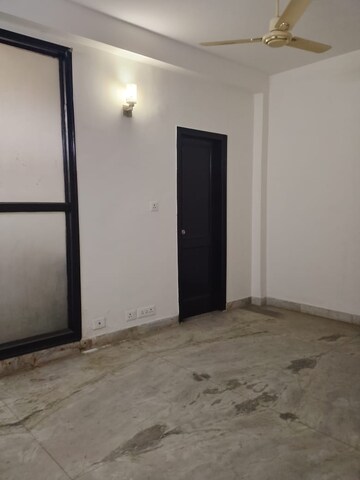 Room in 2 BHK Builder Floor at Saket – for Rent