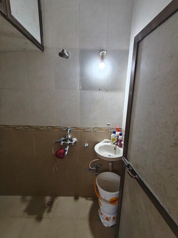Furnished Amenities in 2 BHK Apartment at Madur Apartment, Kopar Khairane – for Rent