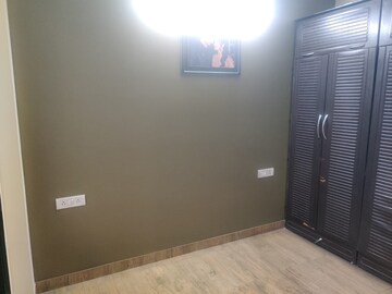 Room in 3 BHK Builder Floor at Ardee City, Sector 52 – for Rent