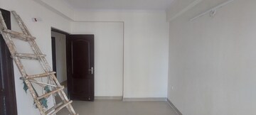 Room in 3 BHK Apartment at Gardenia Golf City, Sector 75 – for Rent