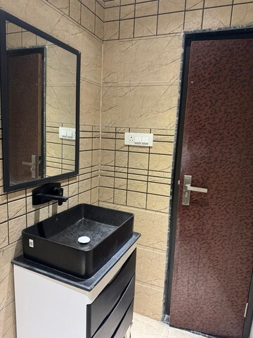 Bathroom in 3.5 BHK Builder Floor at Sector 16 – for Rent