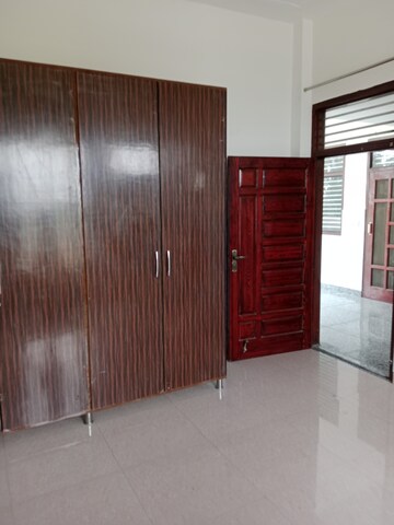 Room in 2 BHK Builder Floor at Ansals Sushant City – for Rent