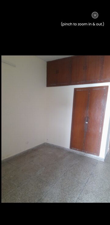 Room in 1 BHK Builder Floor at Sector 38 – for Rent