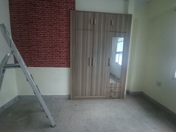 Room in 2 BHK Apartment at Exhibition Road – for Rent