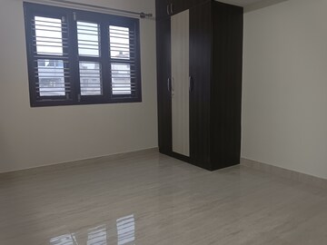 Room in 3 BHK Independent House at Koramangala – for Rent