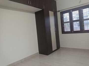 Room in 3 BHK Independent House at Koramangala – for Rent