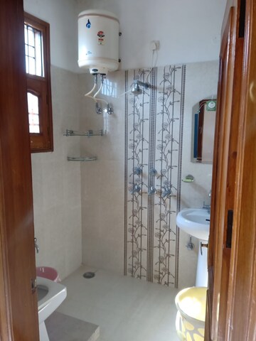 Master Bedroom in 2 BHK Builder Floor at Sector 38 – for Rent