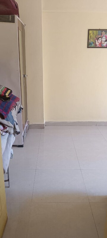Furnished Amenities in 1 BHK Apartment at Neev Florentina, Andheri West – for Sale