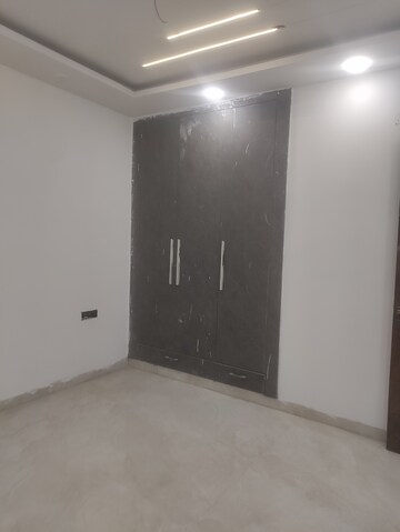 Room in 4 BHK Builder Floor at Sector 85 – for Sale
