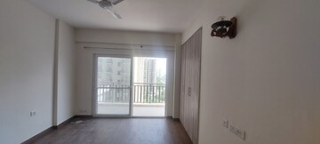 Room in 3 BHK Apartment at Aims Golf Avenue I, Sector 75 – for Rent