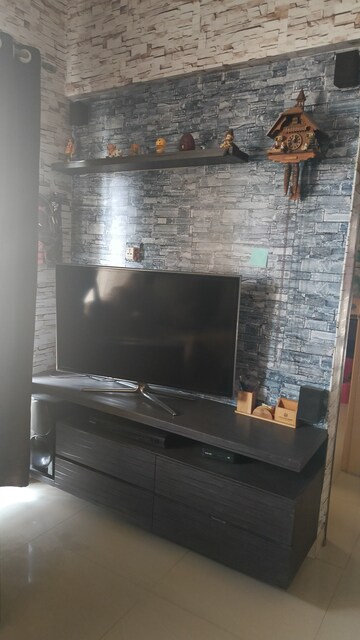 Furnished Amenities in 2 BHK Apartment at DB Parkwoods, Ghodbunder Road – for Rent