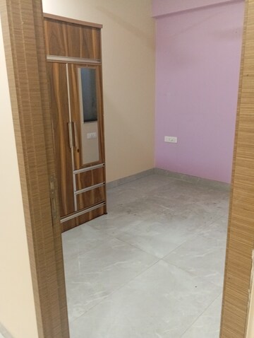 Master Bedroom in 3 BHK Builder Floor at Krishna Nagar – for Rent