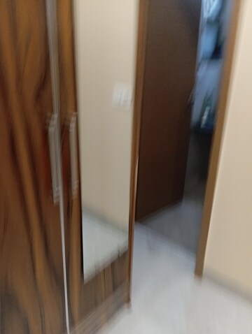 Furnished Amenities in 3 BHK Builder Floor at Krishna Nagar – for Rent