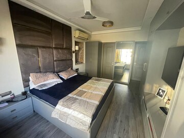 Bedroom in 2 BHK Apartment at Paramount Towers, Khar West – for Sale