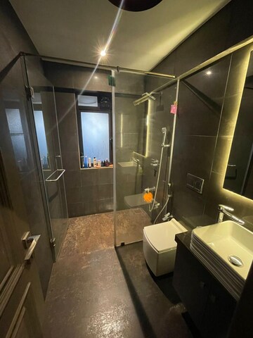 Bathroom in 2 BHK Apartment at Paramount Towers, Khar West – for Sale
