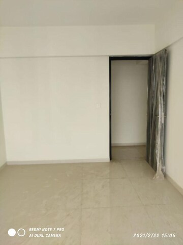 Room in 2.5 BHK Apartment at Godrej Central, Chembur – for Rent