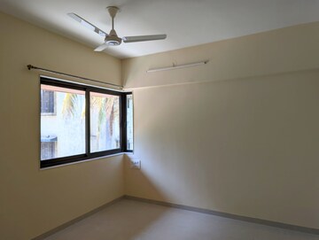Room in 2 BHK Apartment at BDL Hresa, Chembur – for Rent