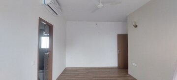 Room in 3 BHK Apartment at ABA Ivy County, Sector 75 – for Rent