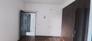 Room in 2 BHK Apartment at Aims Golf Avenue II, Sector 75 – for Rent