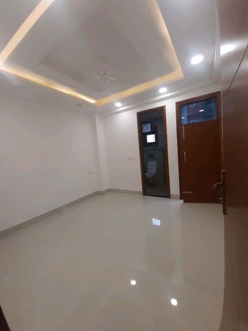 Room in 3 BHK Apartment at Chattarpur – for Sale