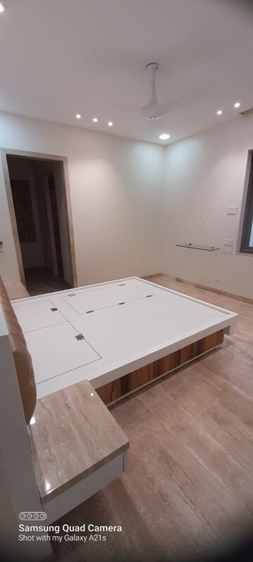 Bedroom in 4 BHK Apartment at Banjara Hills – for Rent