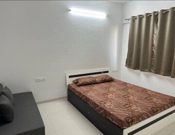 Master Bedroom in 2 BHK Apartment at Amanora Gold Towers, Hadapsar – for Rent