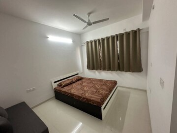 Master Bedroom in 2 BHK Apartment at Amanora Gold Towers, Hadapsar – for Rent