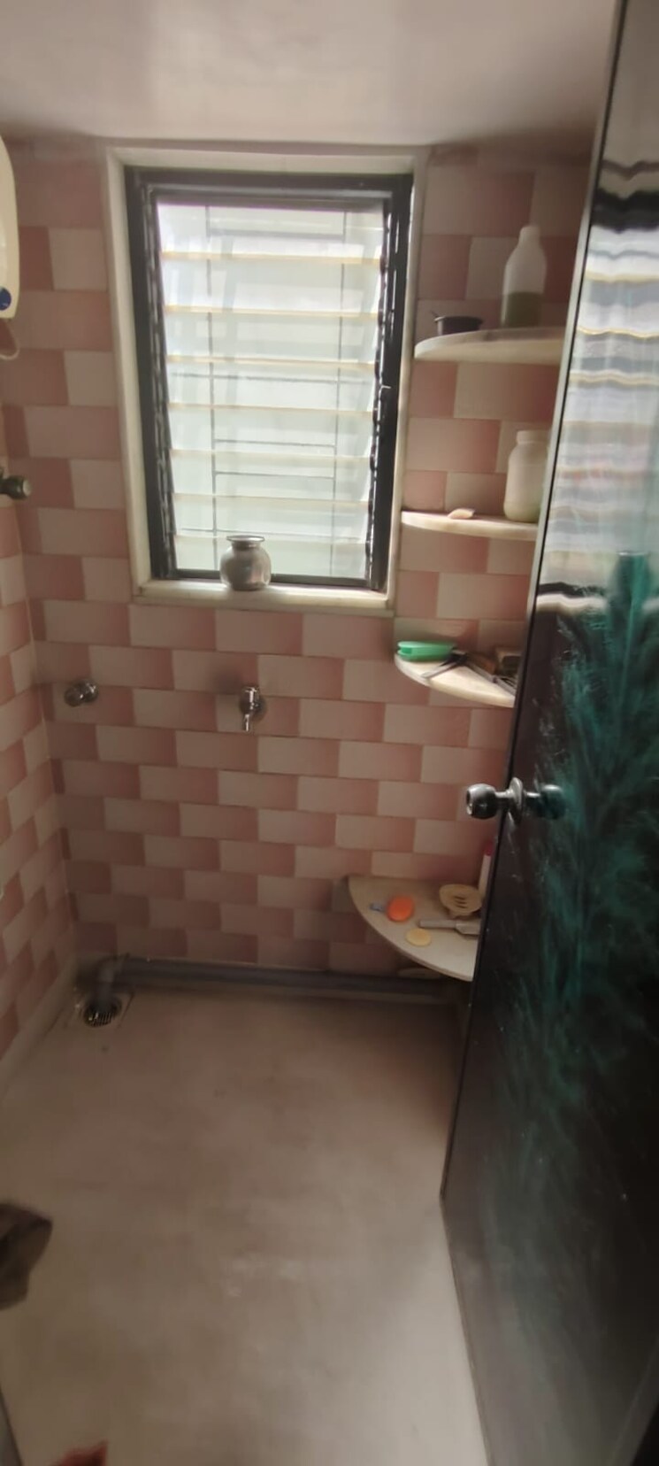 Bathroom, gee-jumbo-darshan 1 Bedroom 550 Sq.Ft. Apartment In Andheri East Mumbai 8025891