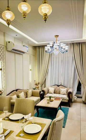 Master Bedroom in 6 BHK Villa at Sector 50 – for Rent