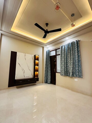 Room in 5 BHK Villa at Mansarovar Extension – for Sale