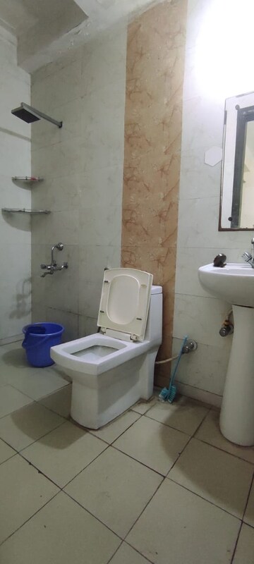 Attached Bathroom in 1 BHK Builder Floor at Saket – for Rent