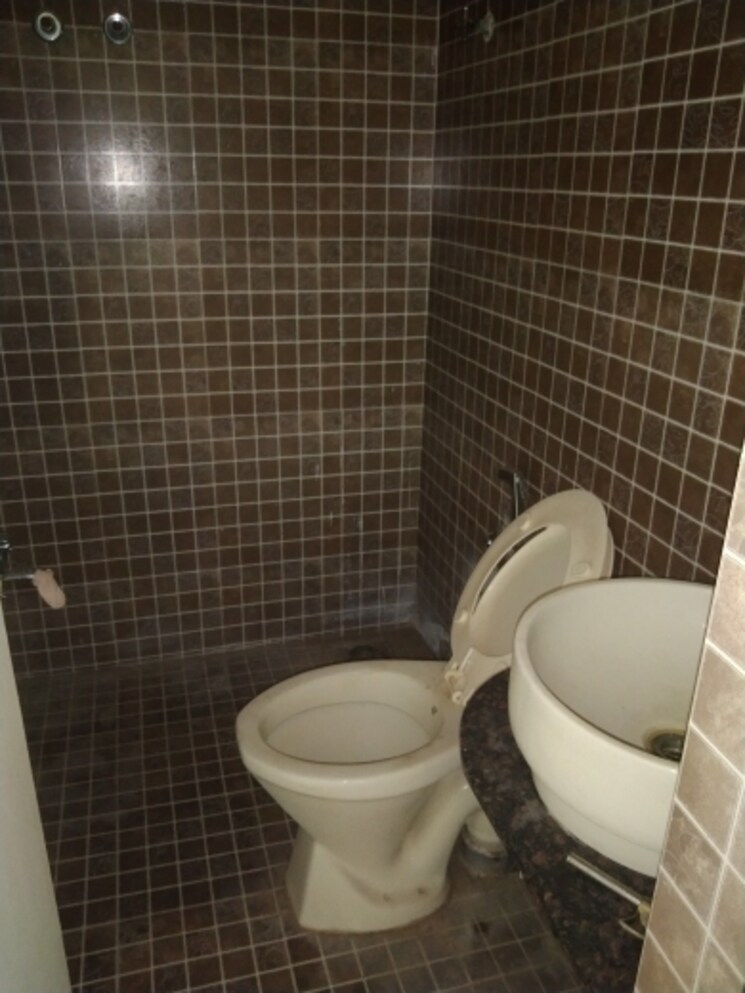Bathroom, chandkheda 3 Bedroom 1530 Sq.Ft. Apartment In Chandkheda Ahmedabad 8026028