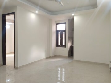 Room in 2 BHK Builder Floor at Saket – for Rent