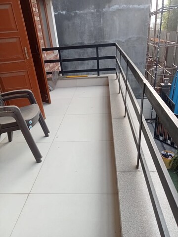 Balcony in 1 RK Builder Floor at Sector 46 – for Rent