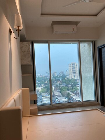 Room in 3 BHK Apartment at Raheja Imperia, Worli – for Rent