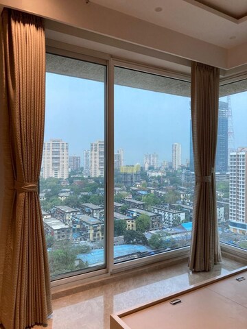 Room in 3 BHK Apartment at Raheja Imperia, Worli – for Rent