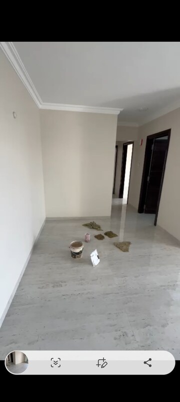 Room in 2 BHK Apartment at Jogeshwari West – for Rent