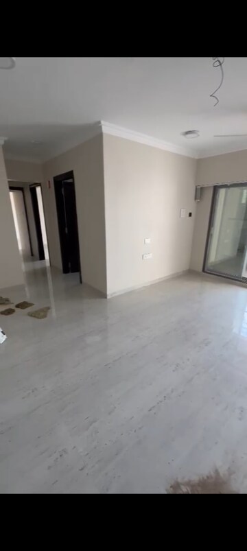 Room in 2 BHK Apartment at Jogeshwari West – for Rent